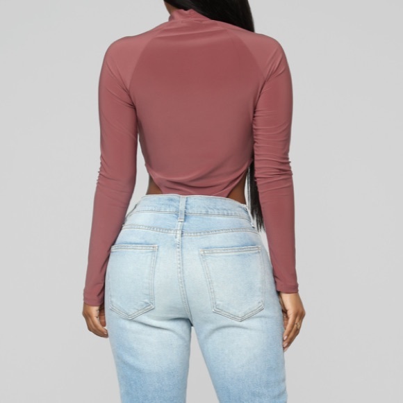 High leg bodysuit - Picture 3 of 7